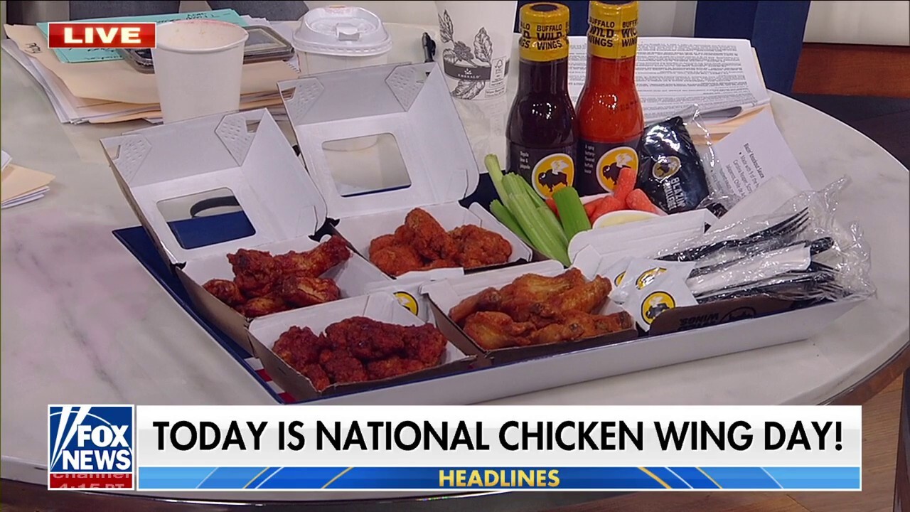 ‘Fox & Friends Weekend’ co-hosts celebrate National Chicken Wing Day with a taste test