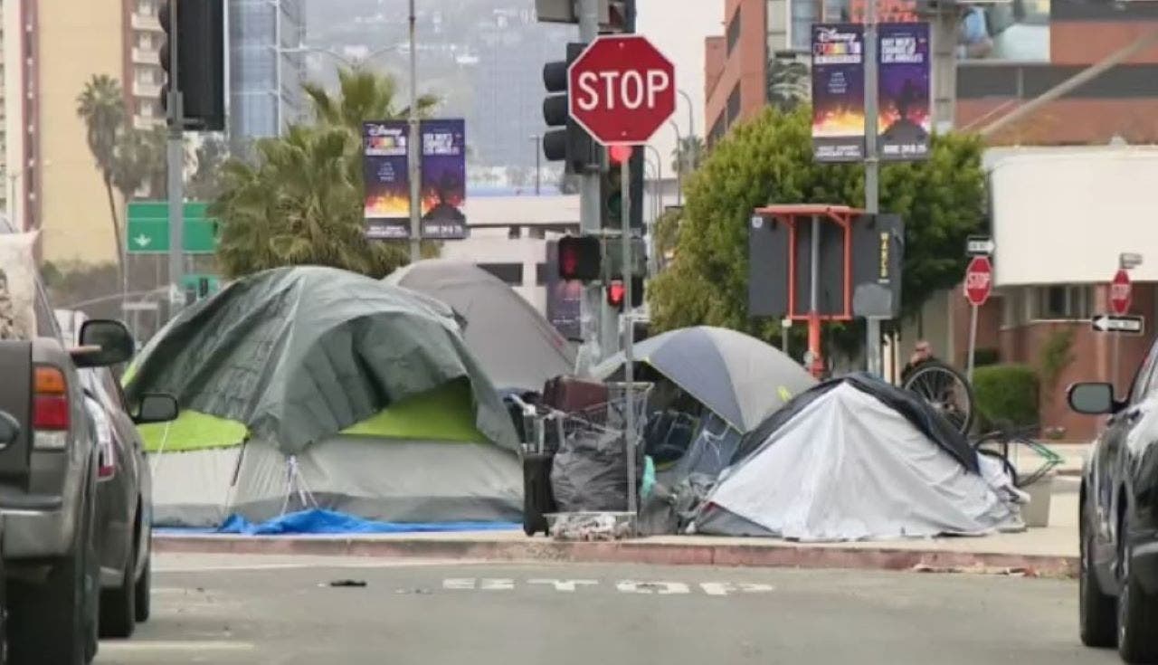 California homeless make up nearly one-third of US homeless population, new report shows