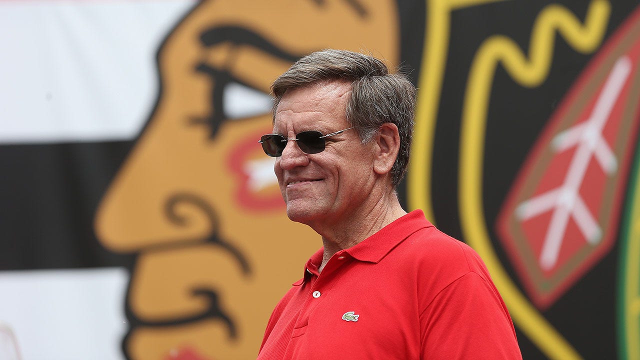 Blackhawks owner Rocky Wirtz dies at 70