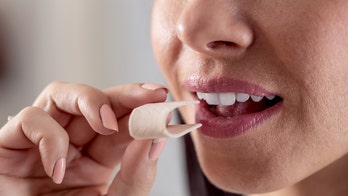 Aspartame in chewing gum: Dental experts weigh in on the sweetener’s safety for teeth and gums